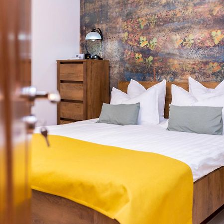 Apartament Octavia Hunedoara Buitenkant foto
