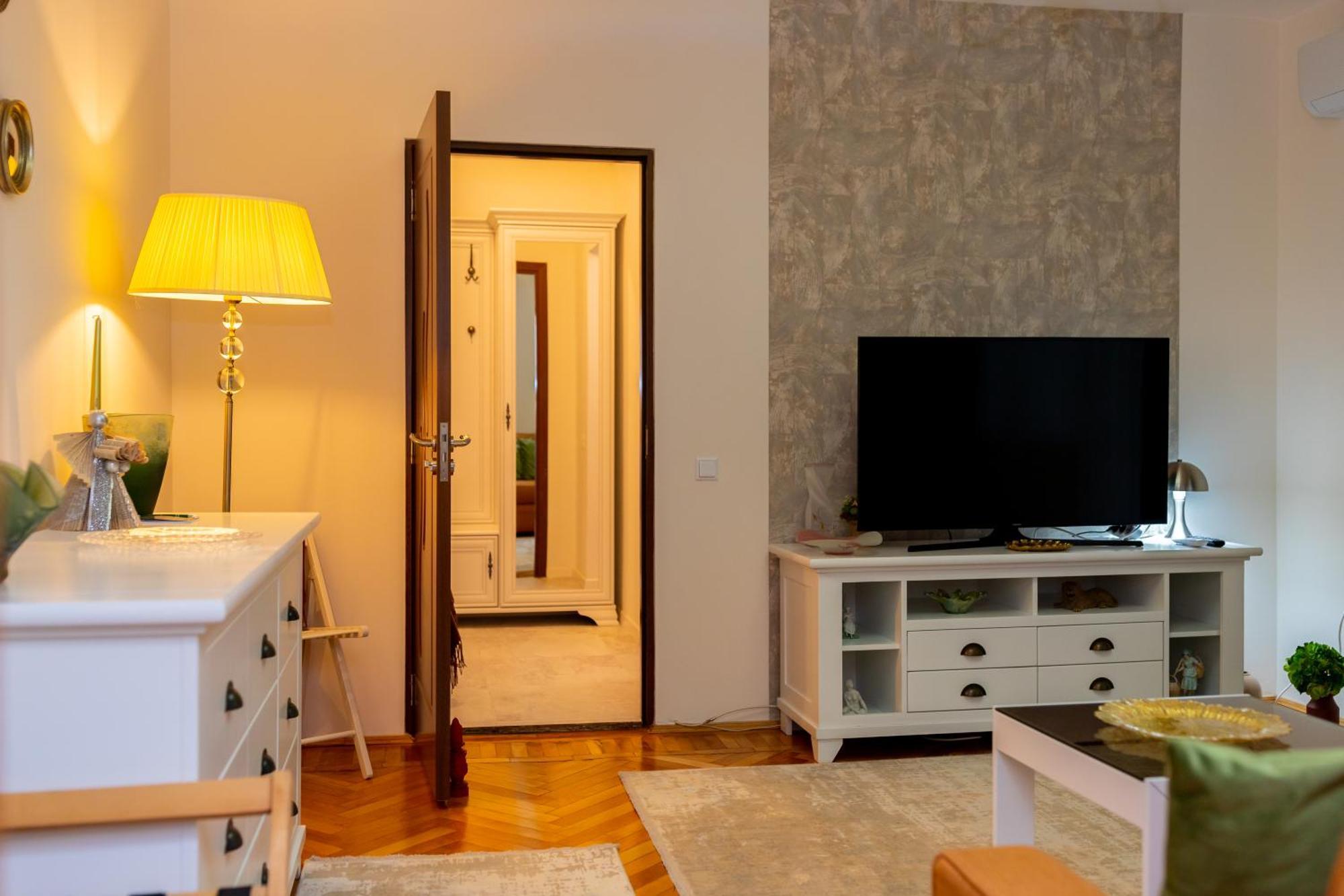 Apartament Octavia Hunedoara Buitenkant foto